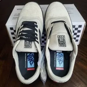 Vans Ave Nubuck Timber Wolf Men Size 7, Equivalent to Women Size 8.5 Vans | Shoes | Vans Ave Nubuck Timber Wolf Men Size 7  main image 2